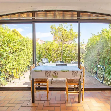 Les Tulipes Apartment